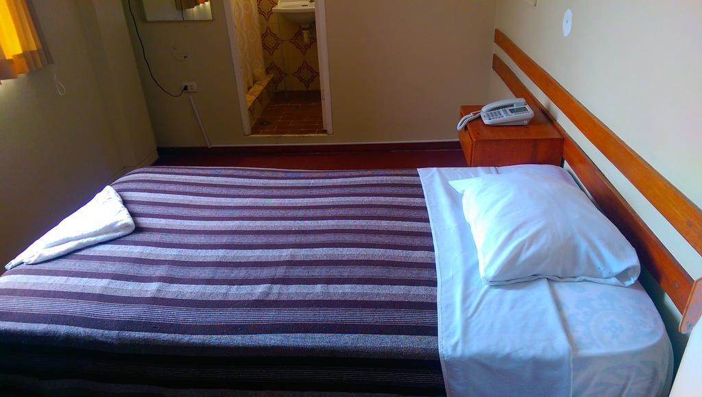 Hotel Plazza Chiclayo Chambre photo