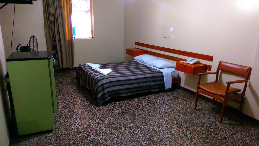 Hotel Plazza Chiclayo Chambre photo