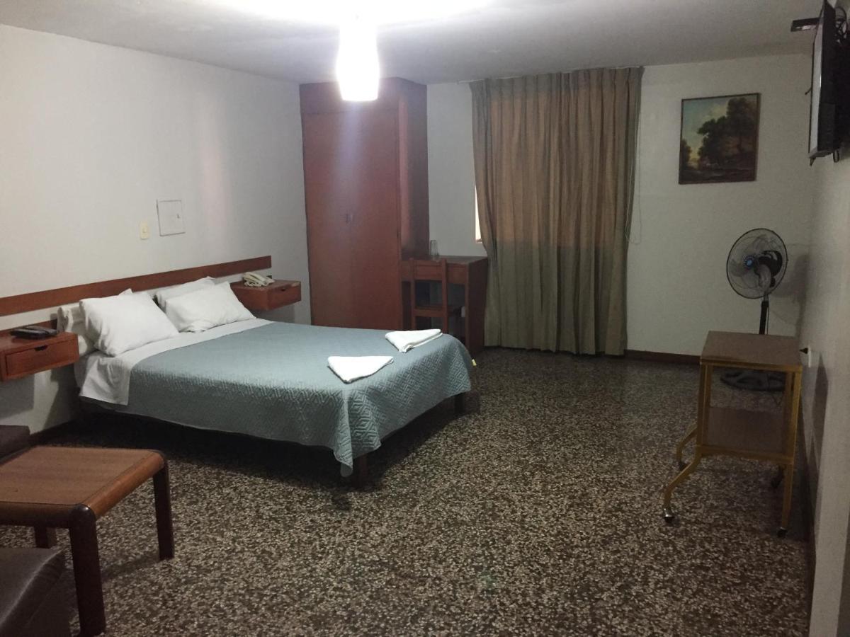 Hotel Plazza Chiclayo Extérieur photo
